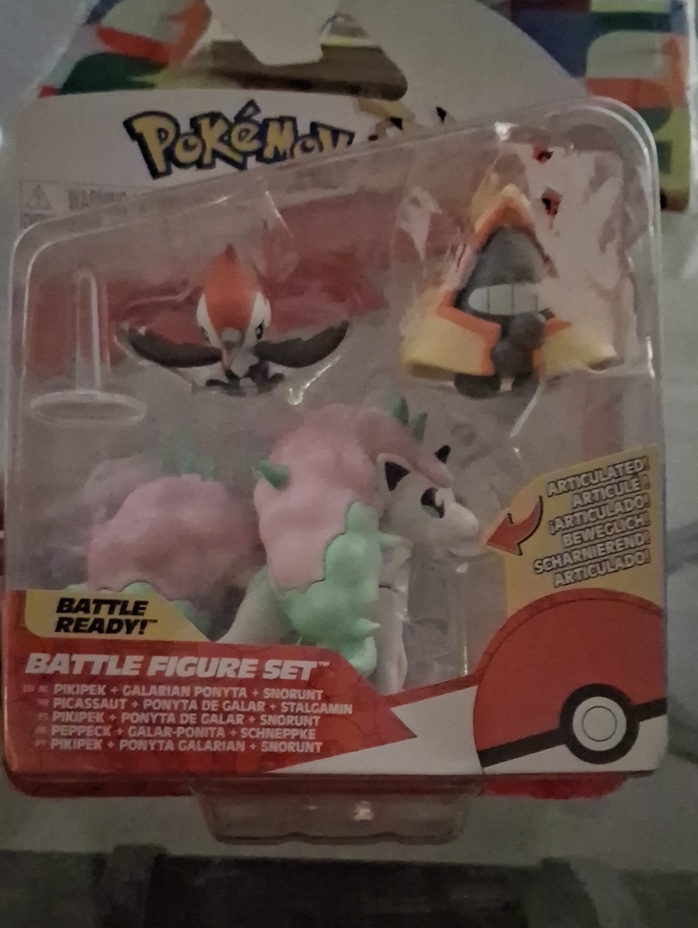 Battle Figure Set - Pink & Green Galarian Ponyta with Pikipek & Snorunt+20 Cards